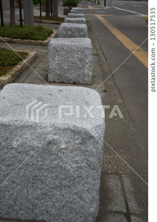 Large square stone car stopper 130517535