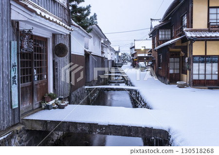 白壁倉庫雪景 白壁倉庫雪景 130518268