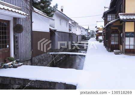 白壁倉庫雪景 白壁倉庫雪景 130518269