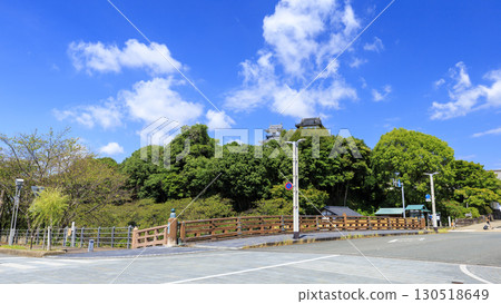 Kakegawa Castle shining against the blue sky Kakegawa Castle shining against the blue sky 130518649