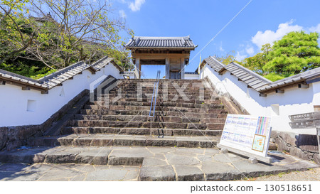Kakegawa Castle shining against the blue sky Kakegawa Castle shining against the blue sky 130518651