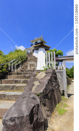 Kakegawa Castle shining against the blue sky Kakegawa Castle shining against the blue sky 130518660