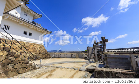 Kakegawa Castle shining against the blue sky Kakegawa Castle shining against the blue sky 130518668