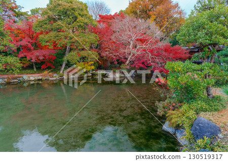 Kyoto Shosei-en Garden: Engetsuchi Pond and Tanpu Valley 130519317