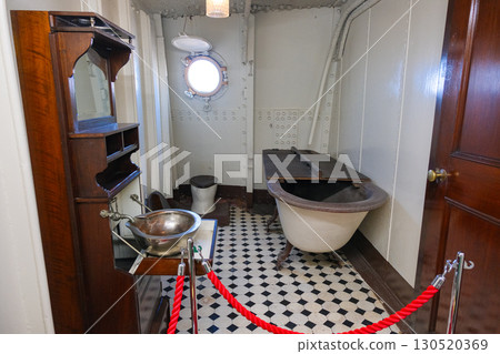 神奈川縣橫須賀市三笠紀念艦浴室 130520369