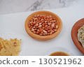 Natural Unpeeled Peanuts for Roasting 130521962