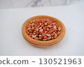 Natural Unpeeled Peanuts for Roasting 130521963