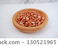 Natural Unpeeled Peanuts for Roasting 130521965