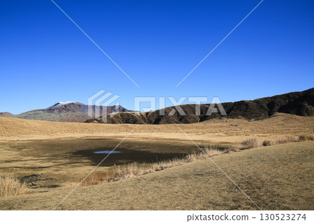 熊本縣阿蘇市草千里濱海灘 熊本縣阿蘇市草千里濱海灘 130523274