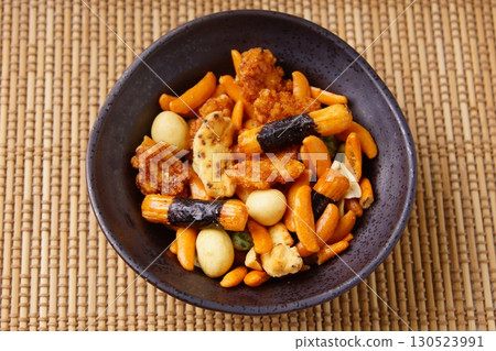 Rice cracker mix 130523991