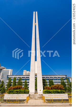 Singapore War Memorial 130524025