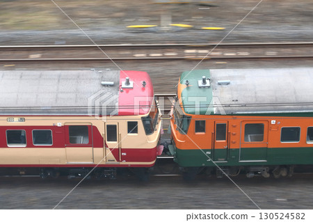 東北本線特急水上號+特急草津號:185系列車(復刻塗裝×2) 東北本線特急水上號+特急草津號:185系列車(復刻塗裝×2) 130524582
