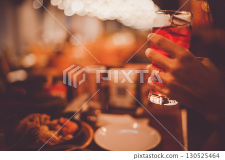 晚間雞尾酒時間 晚間雞尾酒時間 130525464