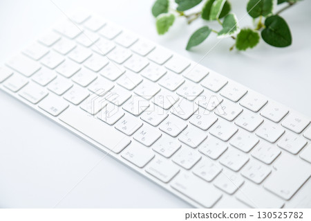 White computer keyboard 130525782