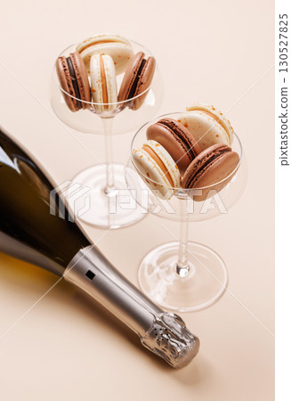 Pairing of champagne and delicate macaroons Pairing of champagne and delicate macaroons 130527825