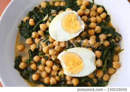 chickpeas cooked ready to eat with fish eggs quinoa or red pepper 130528048