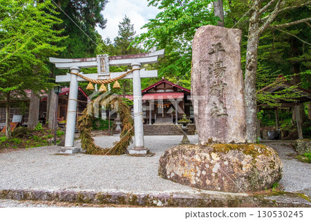 Hirayu Shrine (Hirayu Onsen, Hirayu, Takayama City, Gifu Prefecture) Hirayu Shrine (Hirayu Onsen, Hirayu, Takayama City, Gifu Prefecture) 130530245