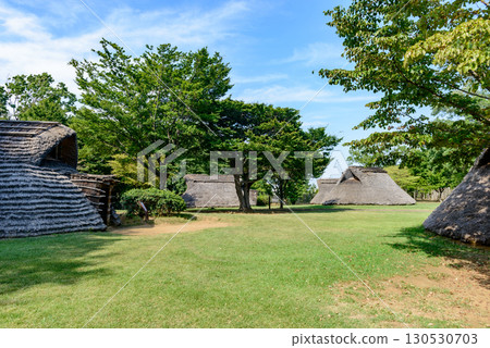 Remains of a pit dwelling, Otsuka-Saikado Ruins Park (Kohoku New Town, Tsuzuki Ward, Yokohama City, Kanagawa Prefecture) 130530703