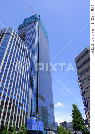 Nippon Steel Nihonbashi Building and high-rise buildings under construction 130532921