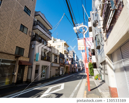 [Shinagawa Ward] Futaba Shopping Street in the early morning 130533389