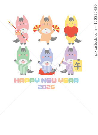 賀年卡素材：馬年可愛的小馬形象。新年明信片模板（彩虹馬） 130533480