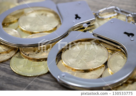 加密貨幣手銬 加密貨幣手銬 130533775