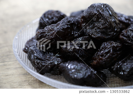 prune prune 130533862