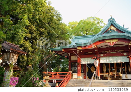 一天的開始-夏日清晨的陽光灑進玉川淺間神社(東京都大田區) 一天的開始-夏日清晨的陽光灑進玉川淺間神社(東京都大田區) 130535989