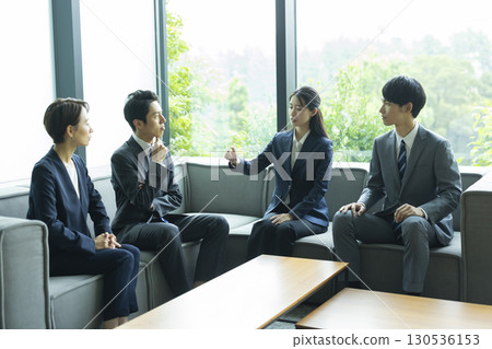 開會的商人 130536153
