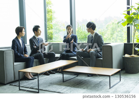 開會的商人 130536156
