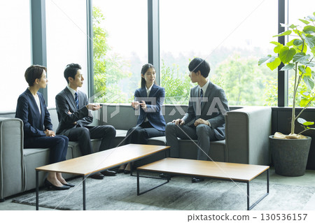 Business people having a meeting 130536157