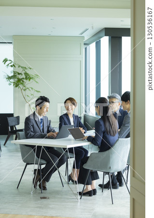開會的商人 130536167