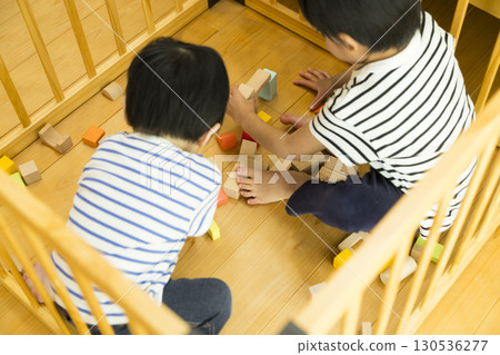 家庭的客廳 130536277