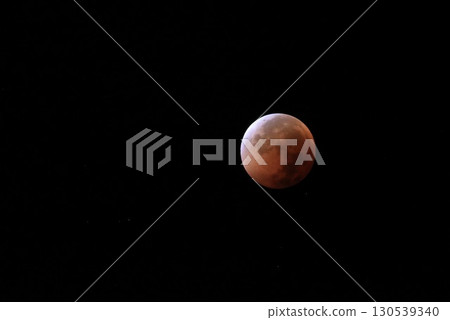 月全食：2025年9月8日星期一 130539340