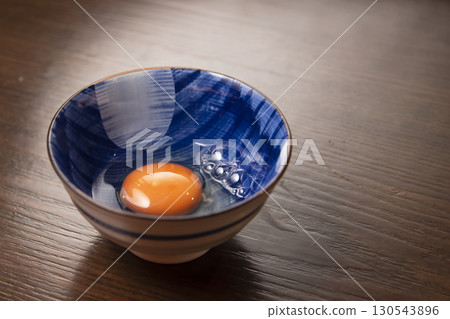 生雞蛋 生雞蛋 130543896