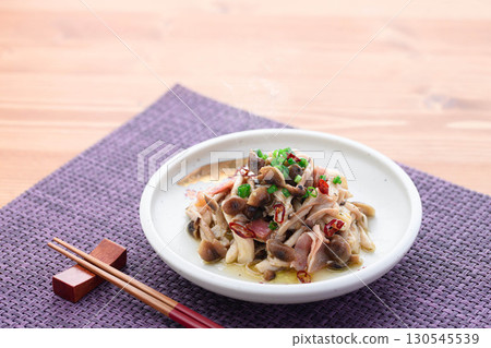 Savory and delicious ♪ Shimeji mushrooms and bacon stir-fried with butter and soy sauce | Home-cooked side dishes and Japanese-style dining images 130545539