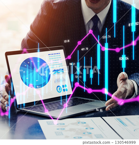 商務人士會議和財務數據 - 橫幅和廣告的方形視覺效果 130546999