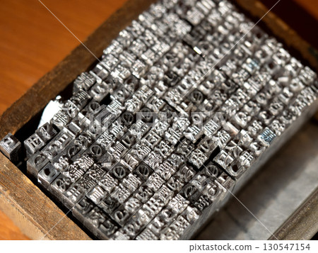 凸版印刷用字 130547154