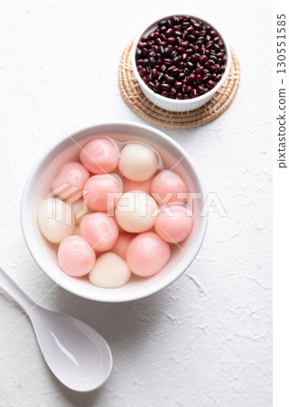 Tangyuan (Chinese sweet dumpling), Glutinous rice ball in syrup 130551585
