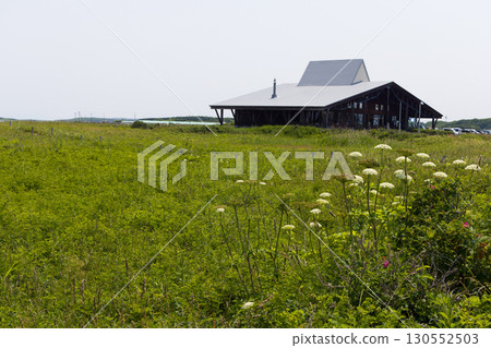 [Hokkaido_Kitami_Lake Saroma] Wakka Primeval Flower Garden and Lake Saroma, captivating visitors 130552503
