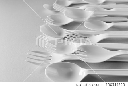 塑料勺子、塑料叉子、一次性勺子、環境問題 塑料勺子、塑料叉子、一次性勺子、環境問題 130554223