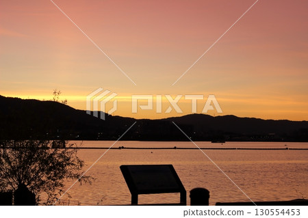 琵琶湖的夜景和對岸山脈的輪廓十分美麗 130554453