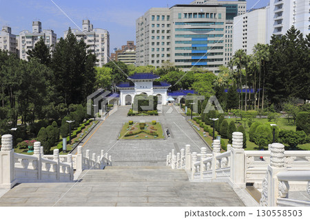 Da Zhong Gate, located north of the National Chiang Kai-shek Memorial Hall in Taipei City Da Zhong Gate, located north of the National Chiang Kai-shek Memorial Hall in Taipei City 130558503