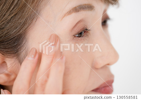 女人的眼睛憂慮 130558581