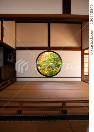 Autumn leaves at Genkoan Temple in Kyoto 130558846
