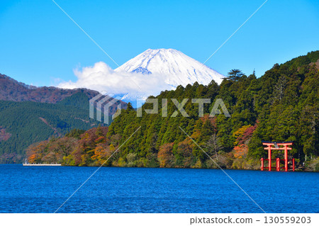 秋天 元箱根 蘆之湖 富士山 130559203