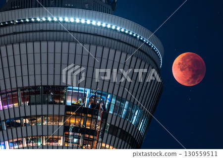 東京：2025年9月8日月全食及晴空塔 130559511