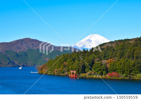秋天 元箱根 蘆之湖 富士山 130559559