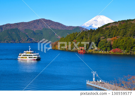 Autumn Motohakone Lake Ashi Mt. Fuji 130559577