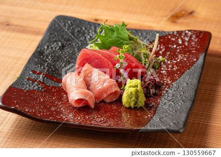 美味的金槍魚生魚片 美味的金槍魚生魚片 130559667